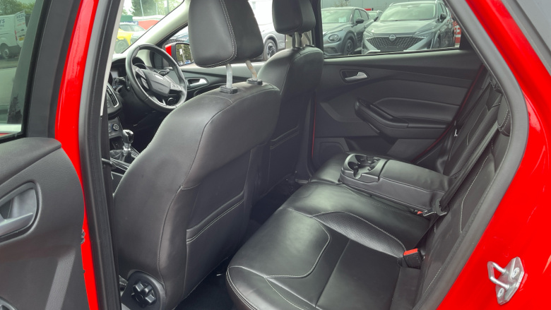 Ford Focus 1.0 EcoBoost 125 Titanium 5dr Petrol Hatchback